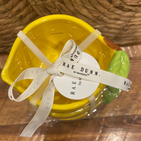 Rae Dunn Set of Lemon Measuring Cups - Picture 2 of 3